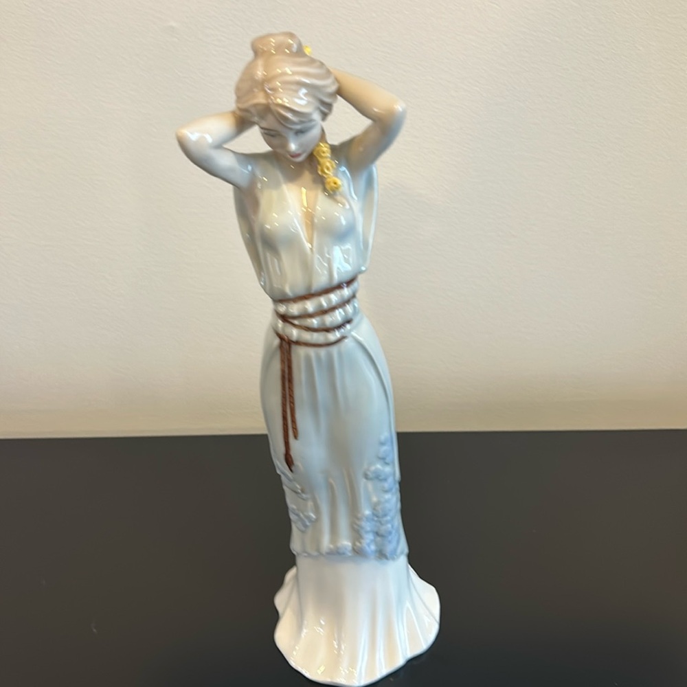 Reflections by Royal Doulton, “Sweet Perfume.”  Pristine condition. 13 in.
